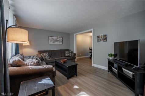 80 Merle Boulevard Munroe Falls OH 44262