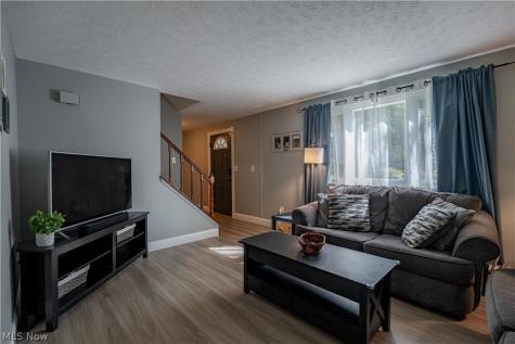 80 Merle Boulevard Munroe Falls OH 44262