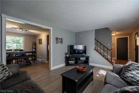 80 Merle Boulevard Munroe Falls OH 44262