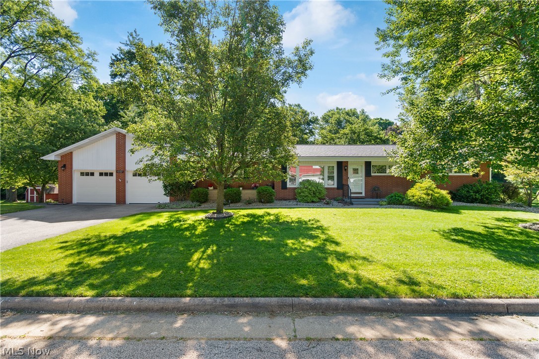 1222 Pleasantview Avenue SE North Canton OH 44720