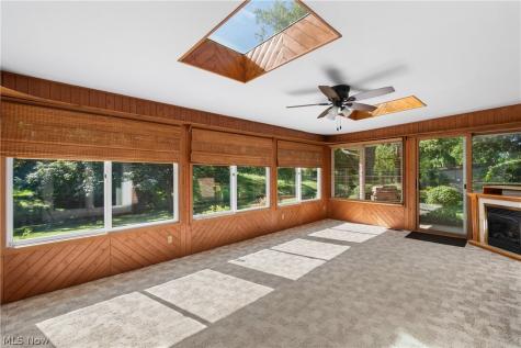 1222 Pleasantview Avenue SE North Canton OH 44720