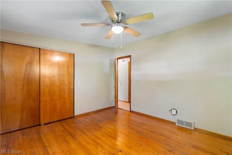 1222 Pleasantview Avenue SE North Canton OH 44720