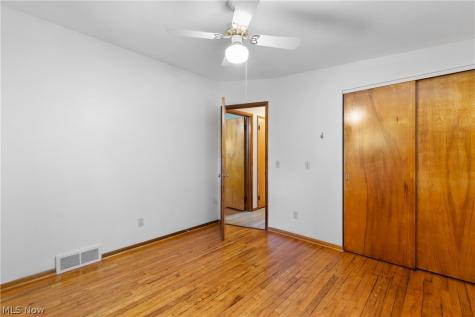 1222 Pleasantview Avenue SE North Canton OH 44720