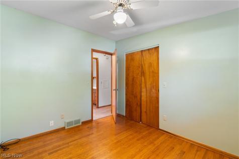 1222 Pleasantview Avenue SE North Canton OH 44720