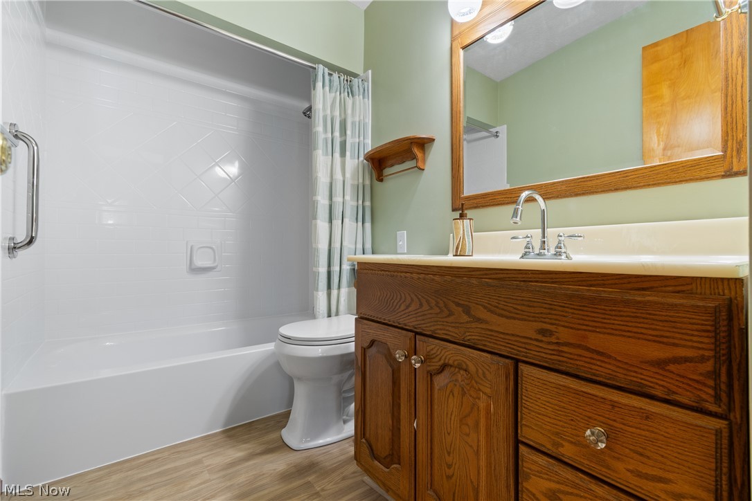 1222 Pleasantview Avenue SE North Canton OH 44720
