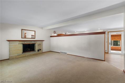 1222 Pleasantview Avenue SE North Canton OH 44720
