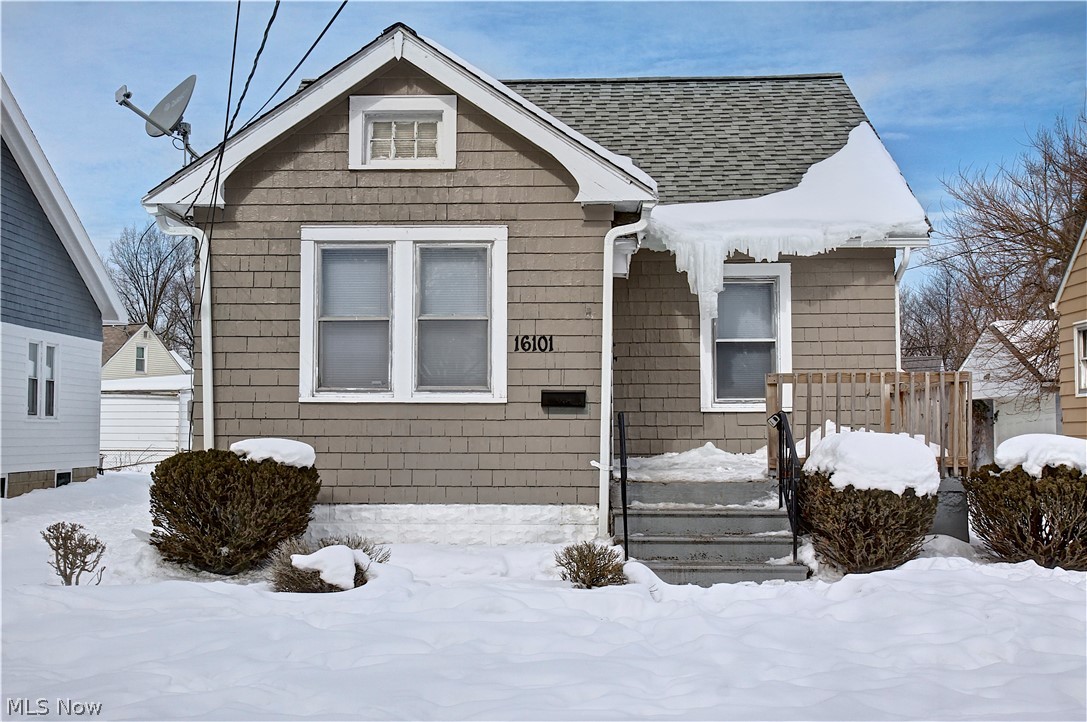 16101 Raymond Street Maple Heights OH 44137
