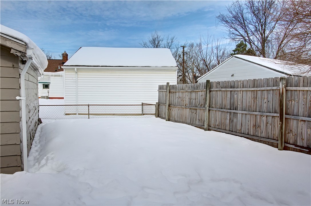 16101 Raymond Street Maple Heights OH 44137