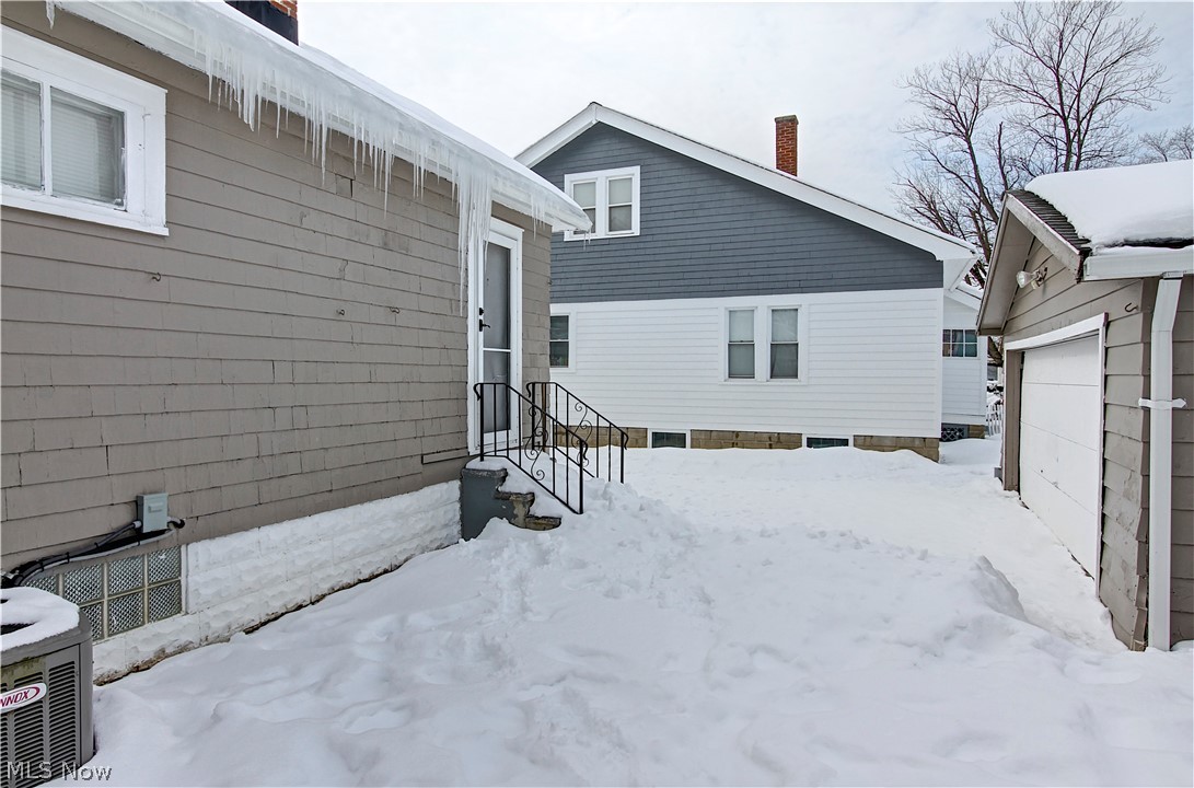 16101 Raymond Street Maple Heights OH 44137