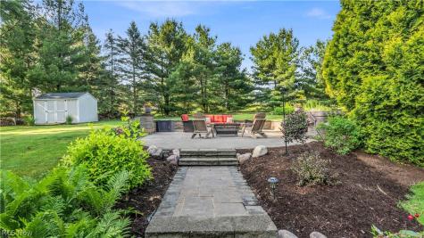 3886 Boxelder Drive Brecksville OH 44141