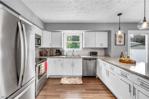 3246 Woodington Avenue SW Canton OH 44706