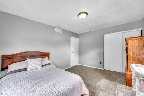 3246 Woodington Avenue SW Canton OH 44706
