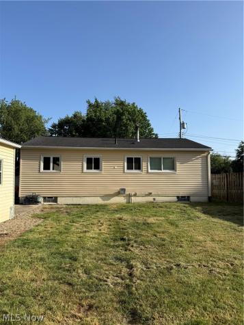 1091 Stanwood Avenue Akron OH 44314