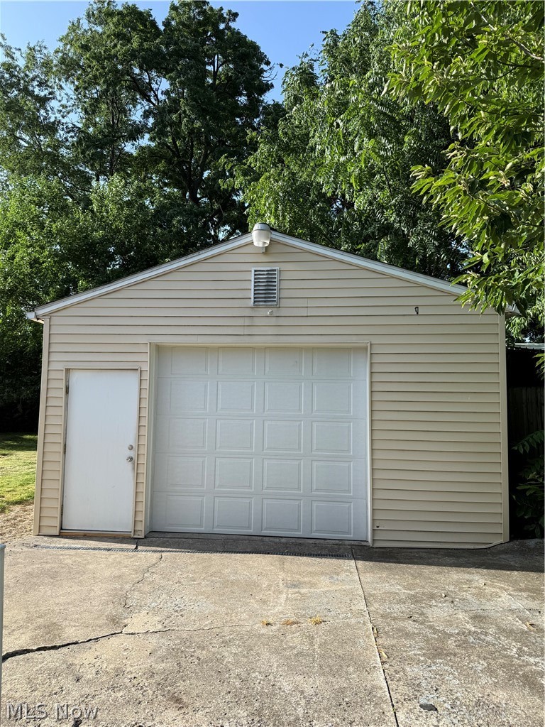 1091 Stanwood Avenue Akron OH 44314