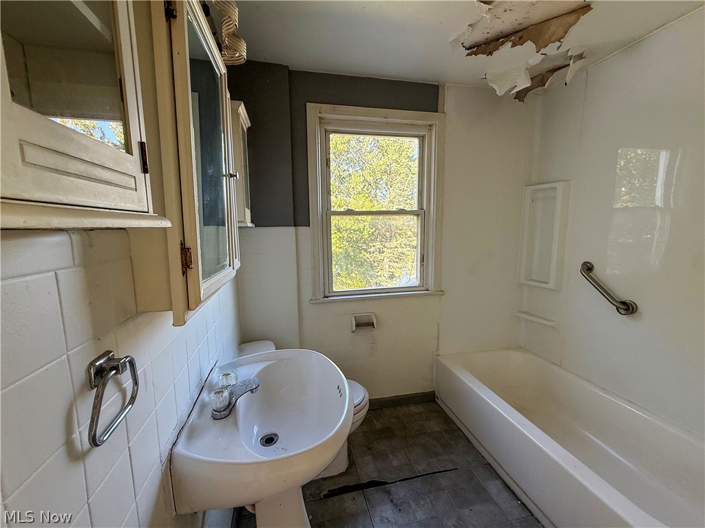 891 Davies Avenue Akron OH 44306