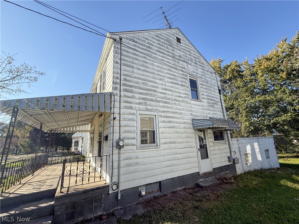 891 Davies Avenue Akron OH 44306