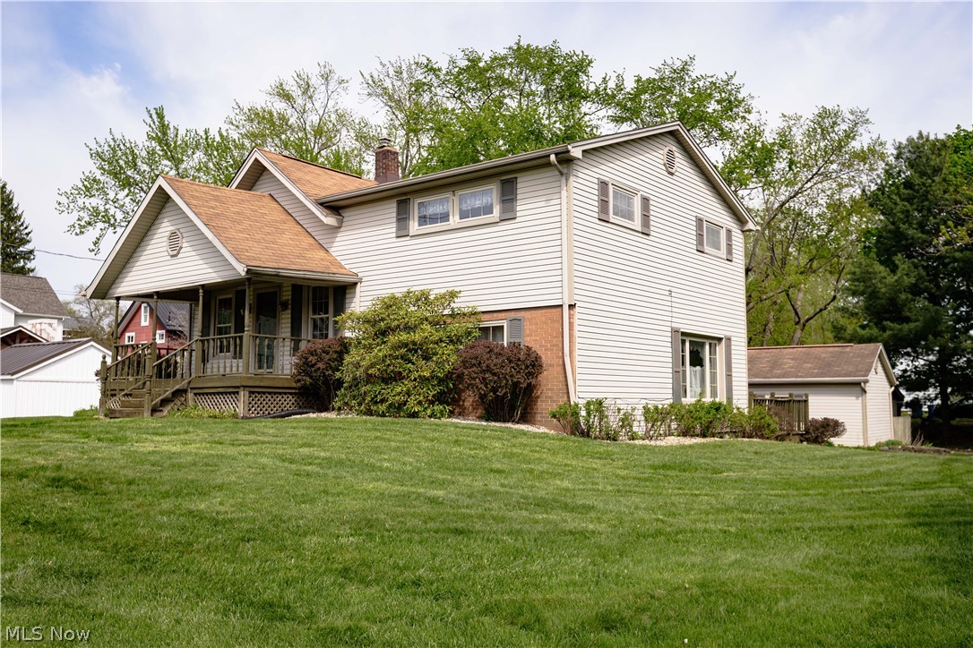 518 Hoover Place SE Hartville OH 44632