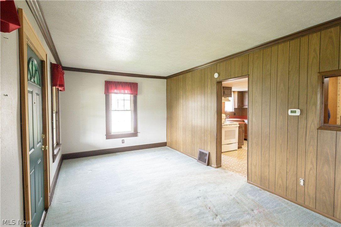 518 Hoover Place SE Hartville OH 44632