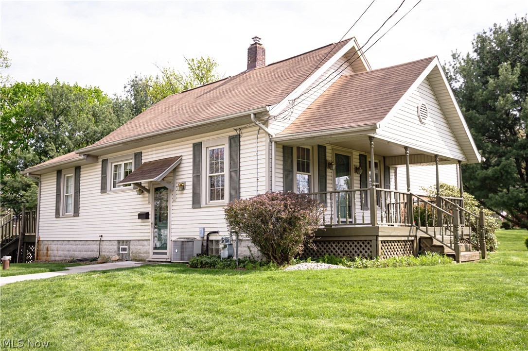 518 Hoover Place SE Hartville OH 44632