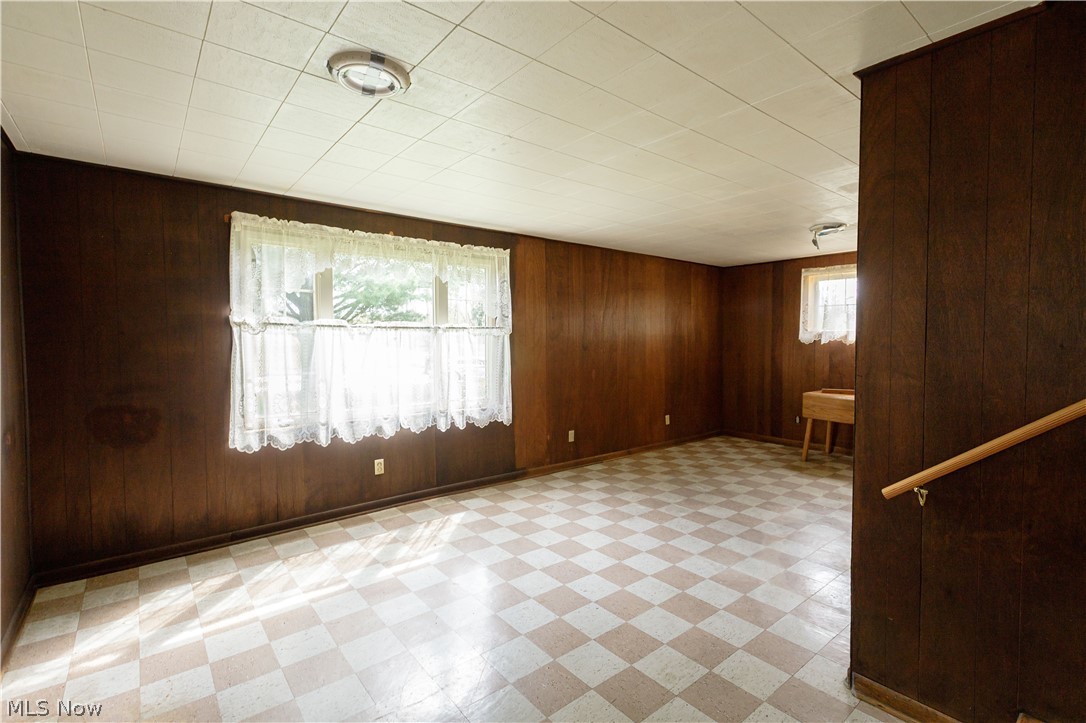518 Hoover Place SE Hartville OH 44632