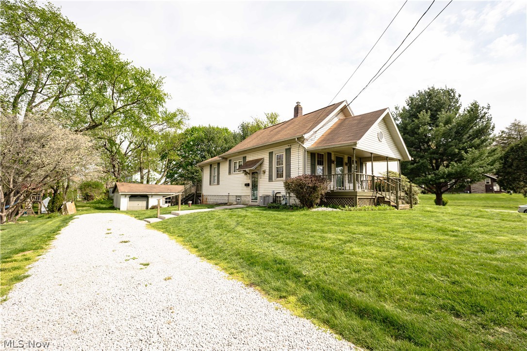518 Hoover Place SE Hartville OH 44632