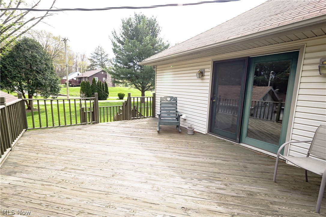 518 Hoover Place SE Hartville OH 44632