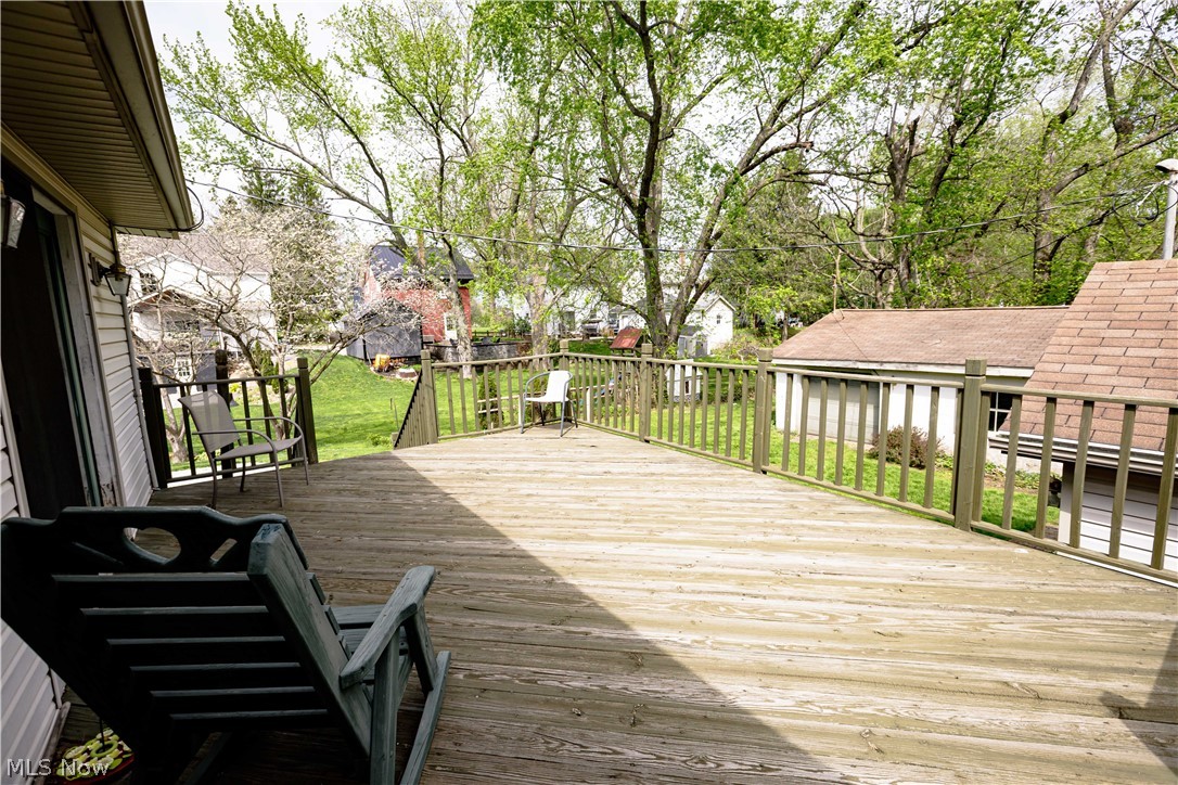 518 Hoover Place SE Hartville OH 44632