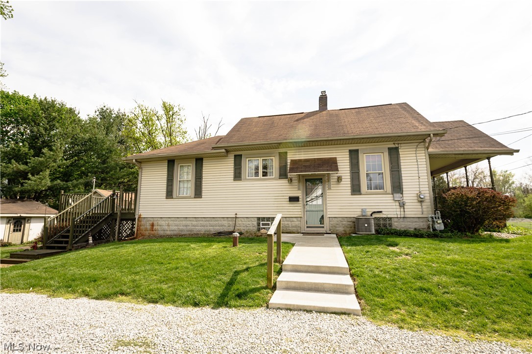 518 Hoover Place SE Hartville OH 44632