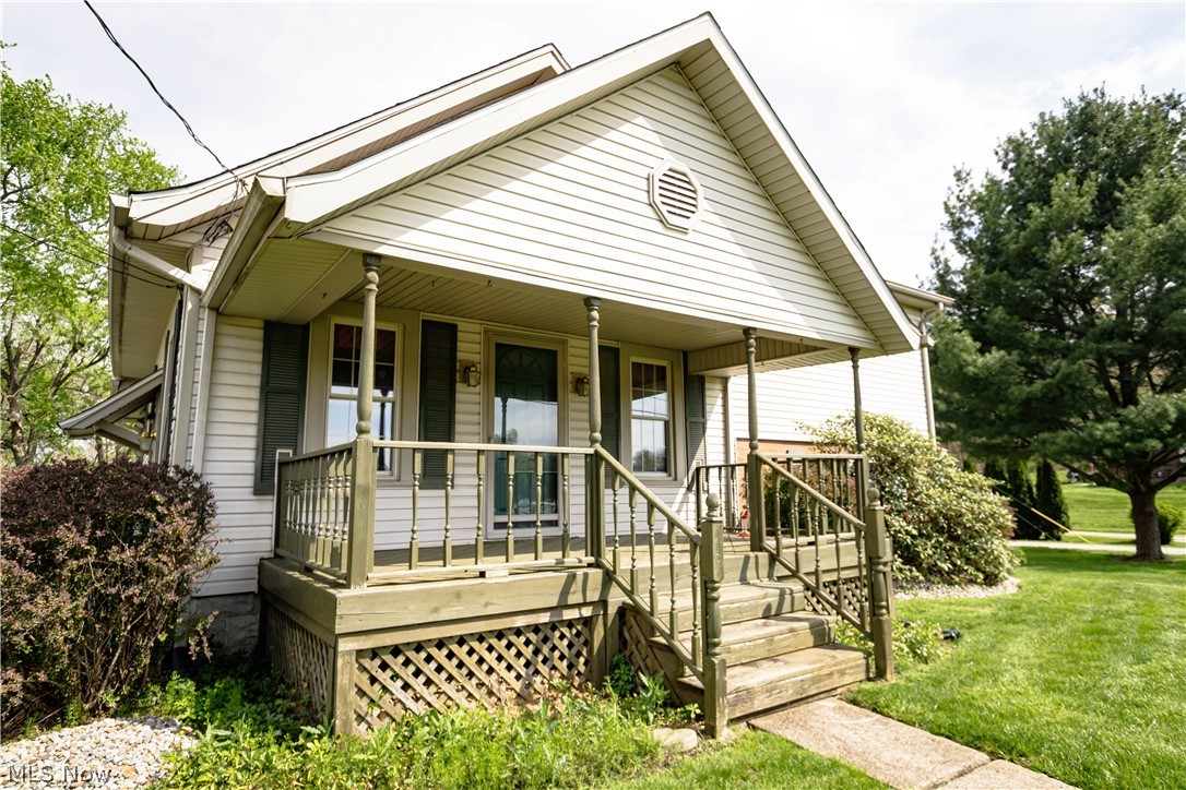 518 Hoover Place SE Hartville OH 44632