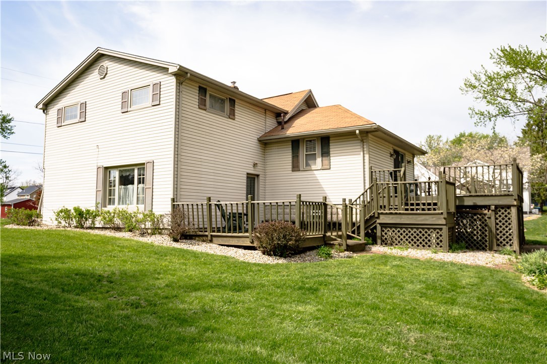 518 Hoover Place SE Hartville OH 44632
