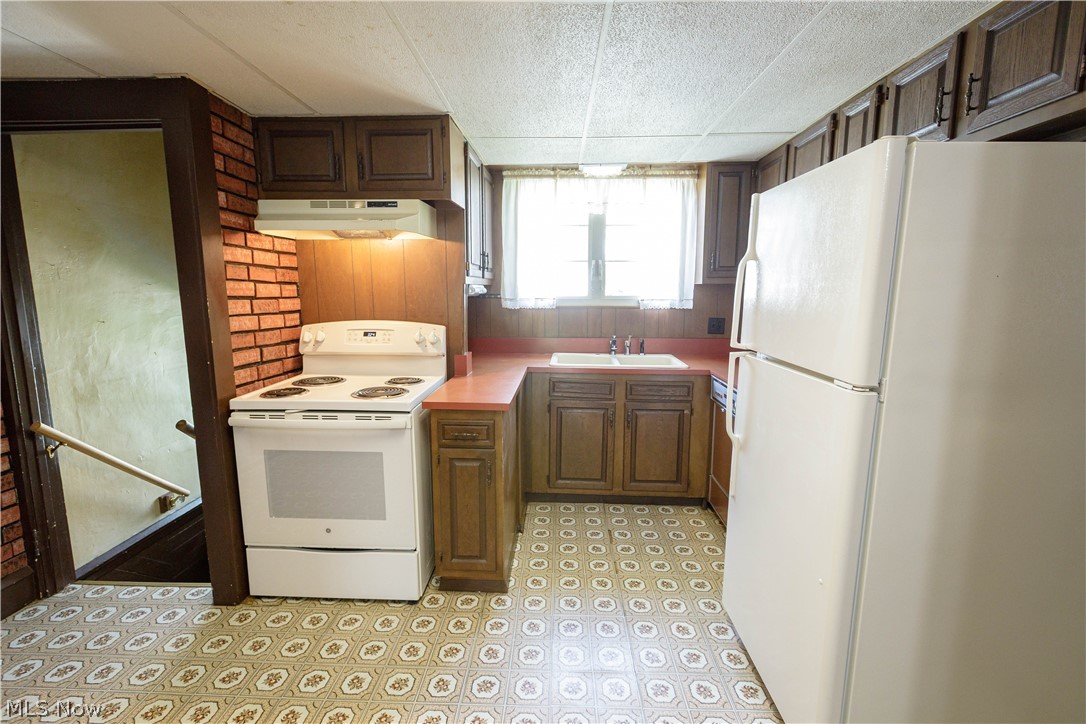 518 Hoover Place SE Hartville OH 44632