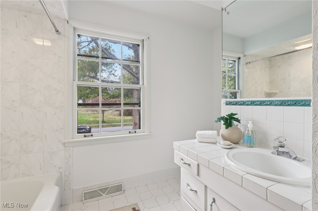 31517 Plymouth Drive Bay Village OH 44140