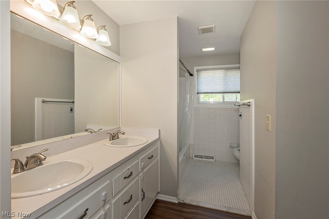 33320 Outley Park Drive Solon OH 44139