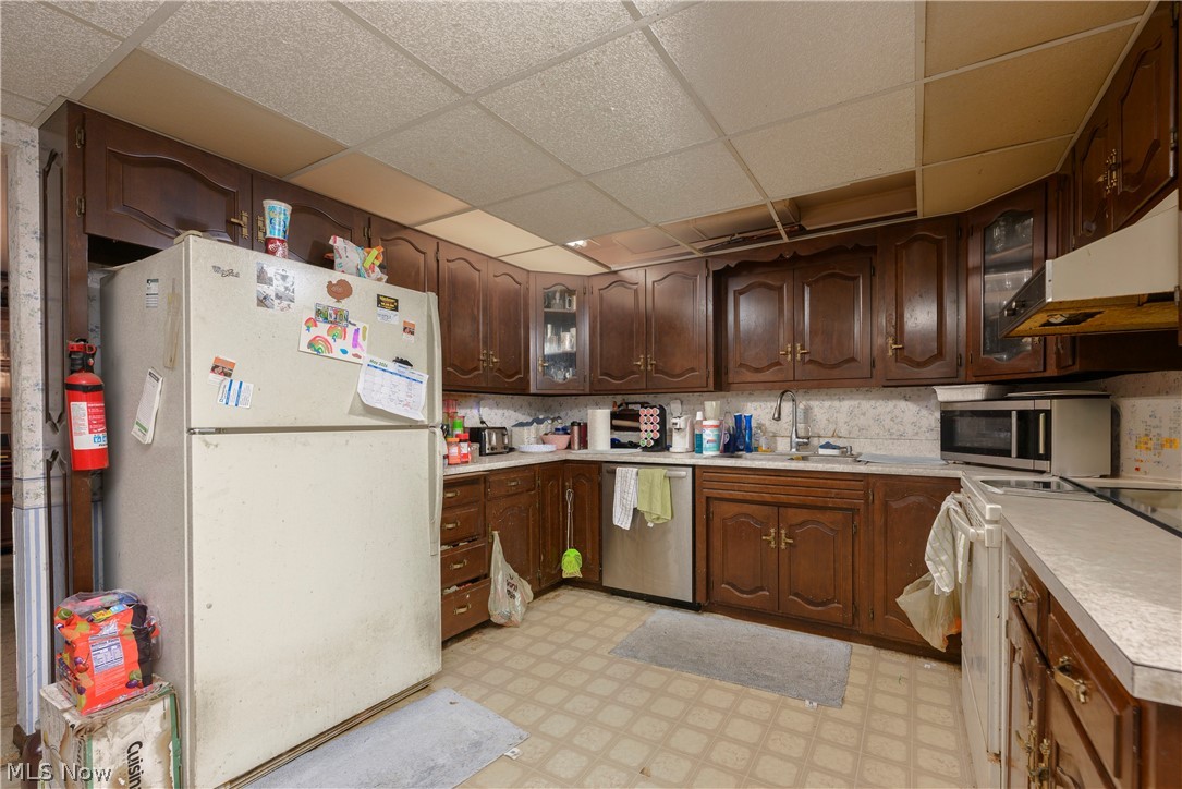 1805 Heritage Circle Dover OH 44622