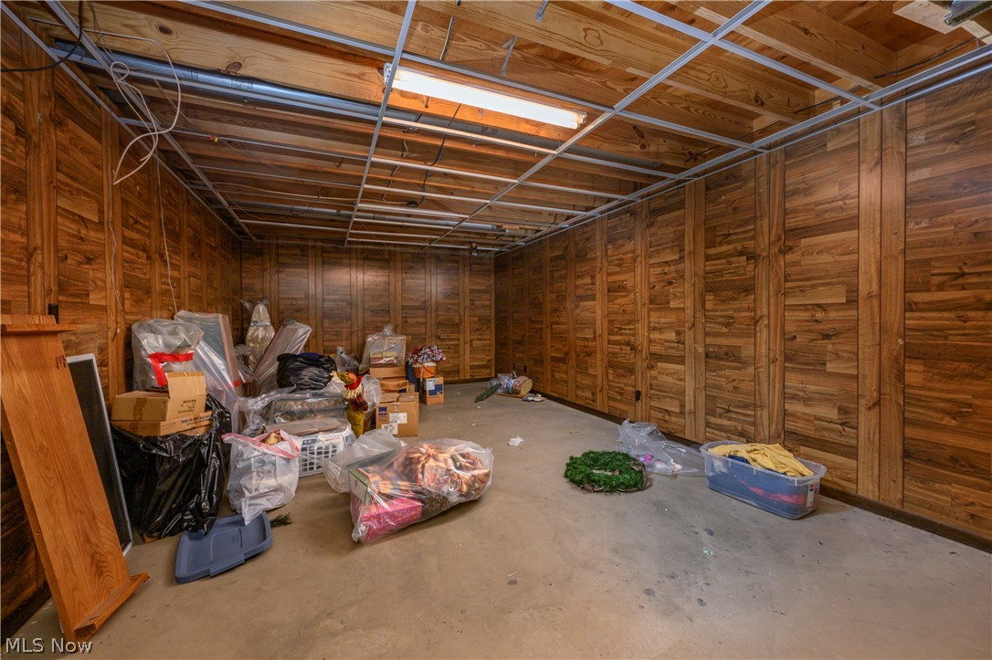 1805 Heritage Circle Dover OH 44622