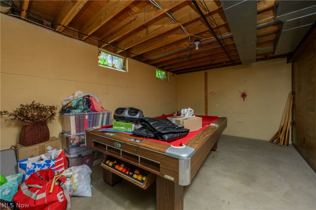 1805 Heritage Circle Dover OH 44622