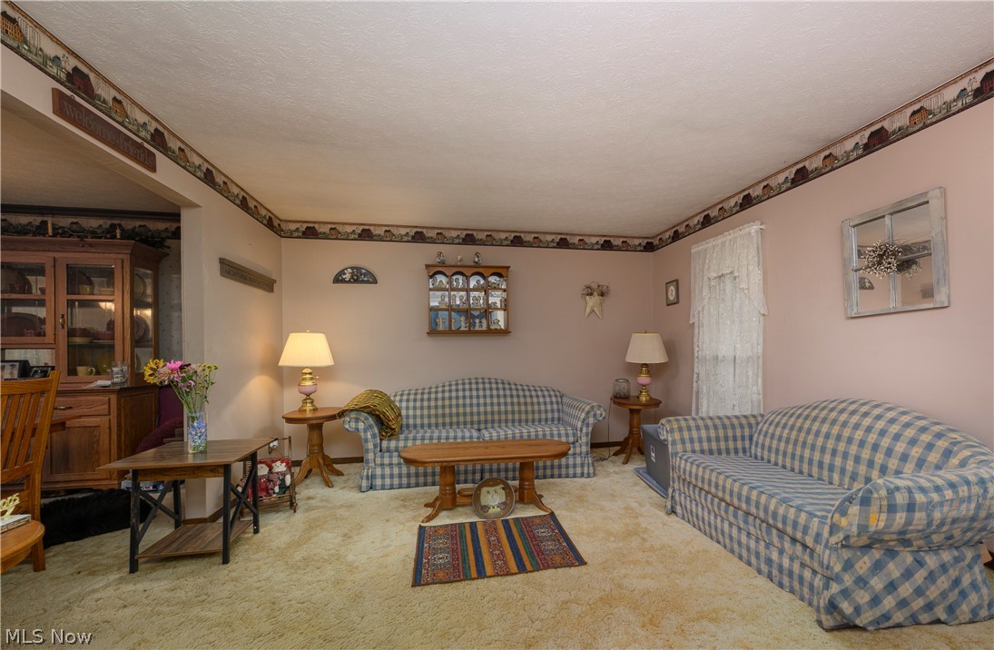 1805 Heritage Circle Dover OH 44622