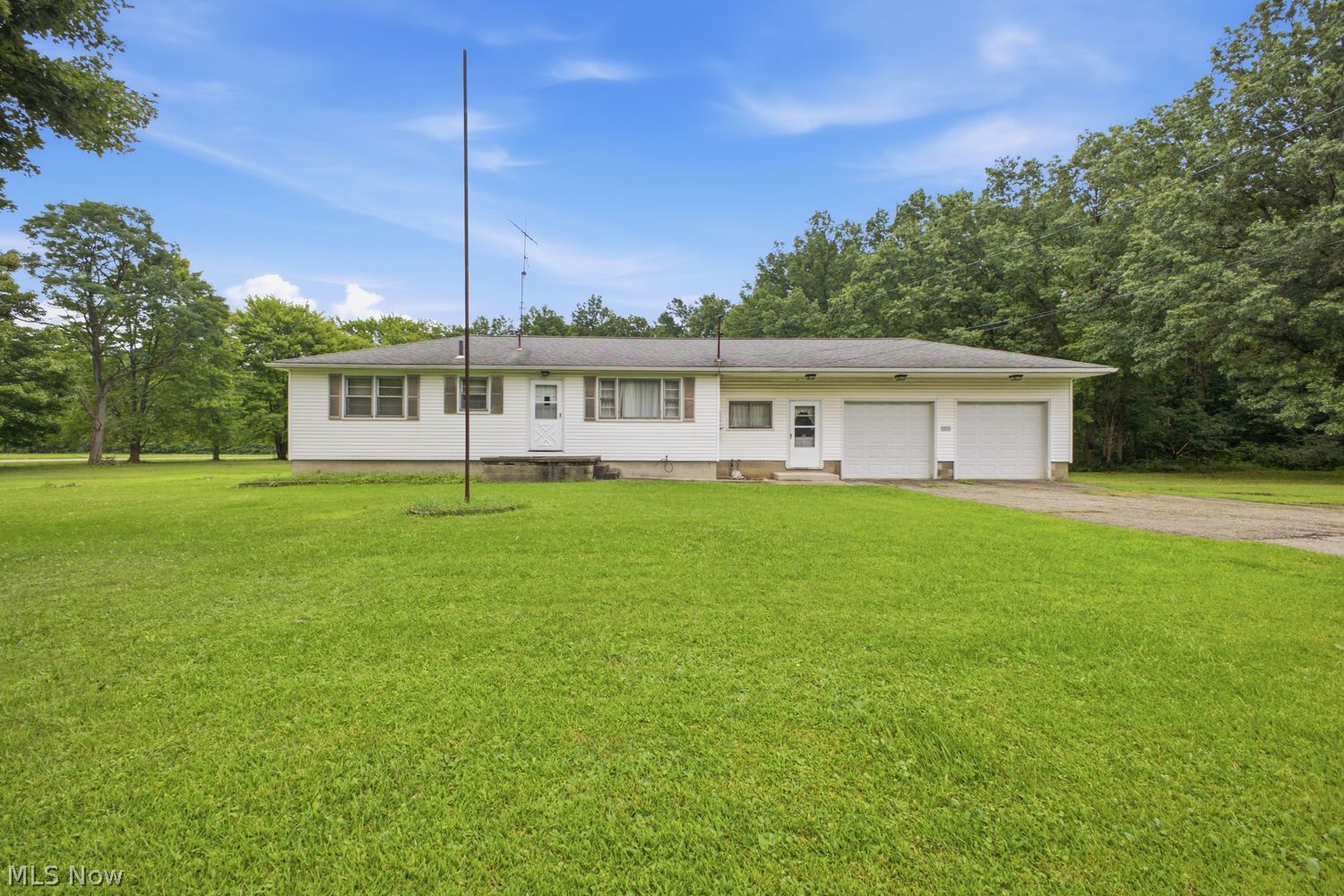 2035 S Pricetown Road Diamond OH 44412