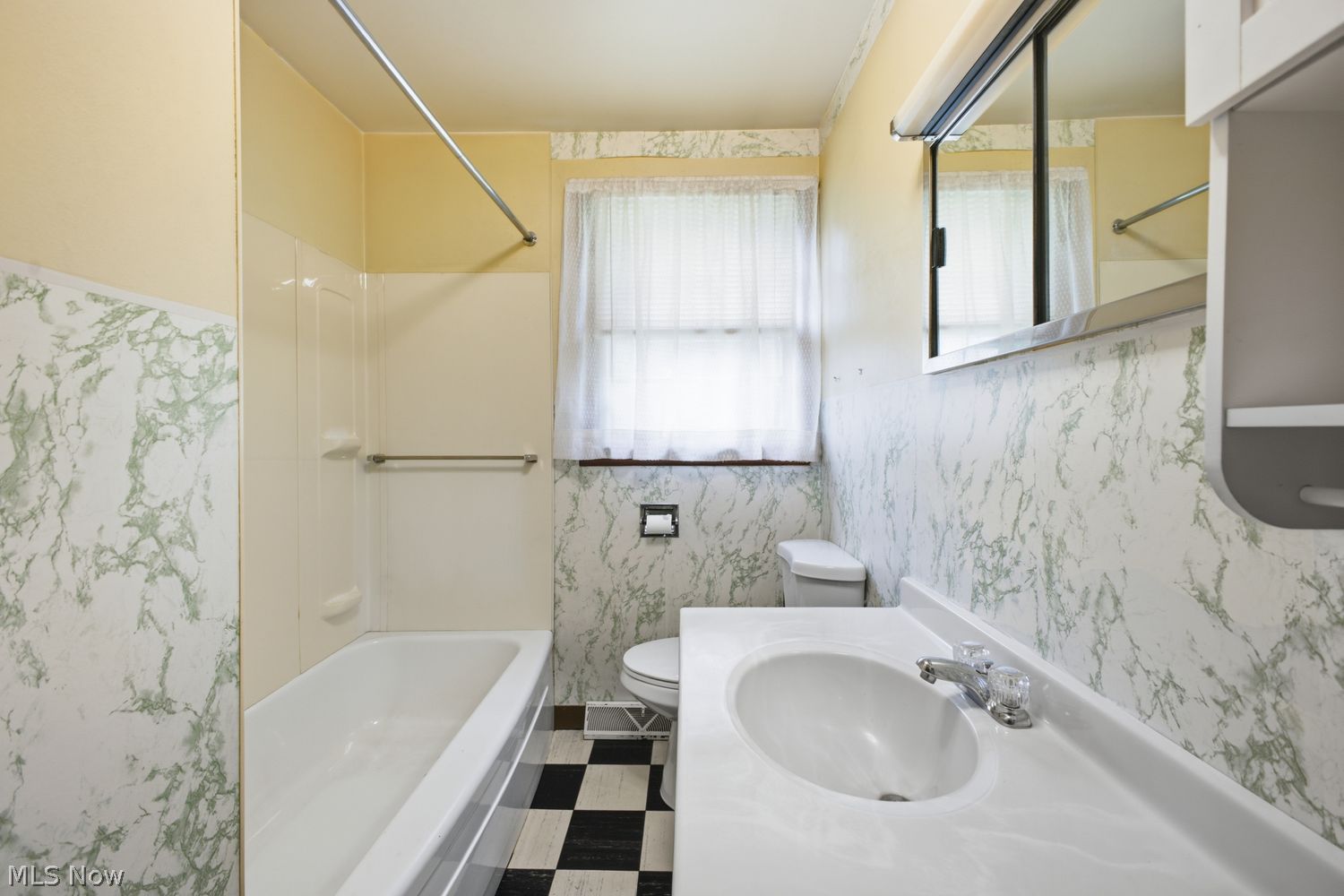 2035 S Pricetown Road Diamond OH 44412