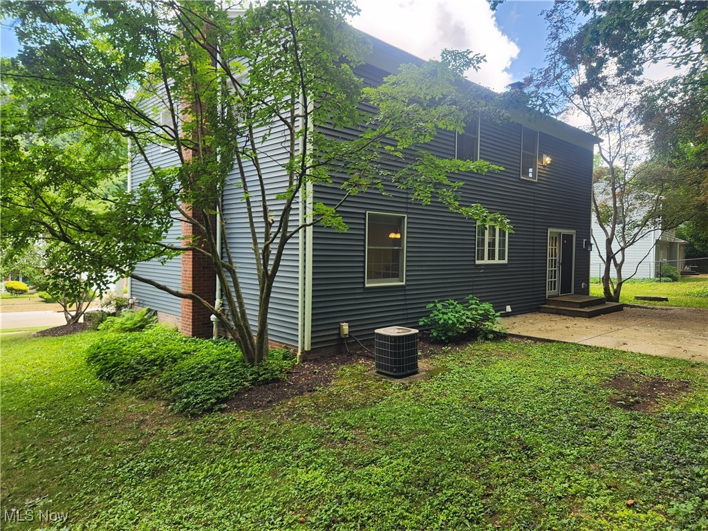 856 Lafayette Drive Akron OH 44303