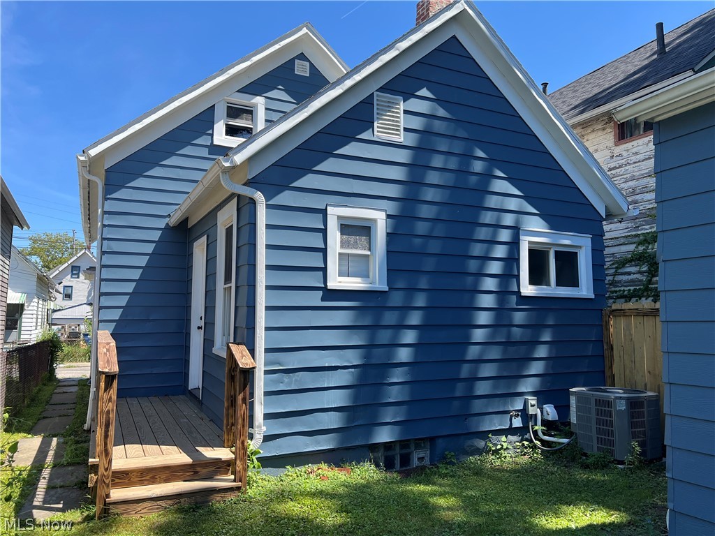 3290 W 23rd Place Cleveland OH 44109