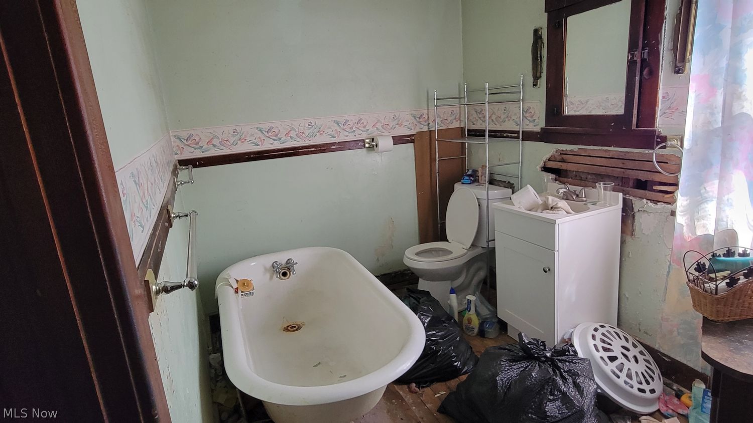 149 E Howard Street Girard OH 44420