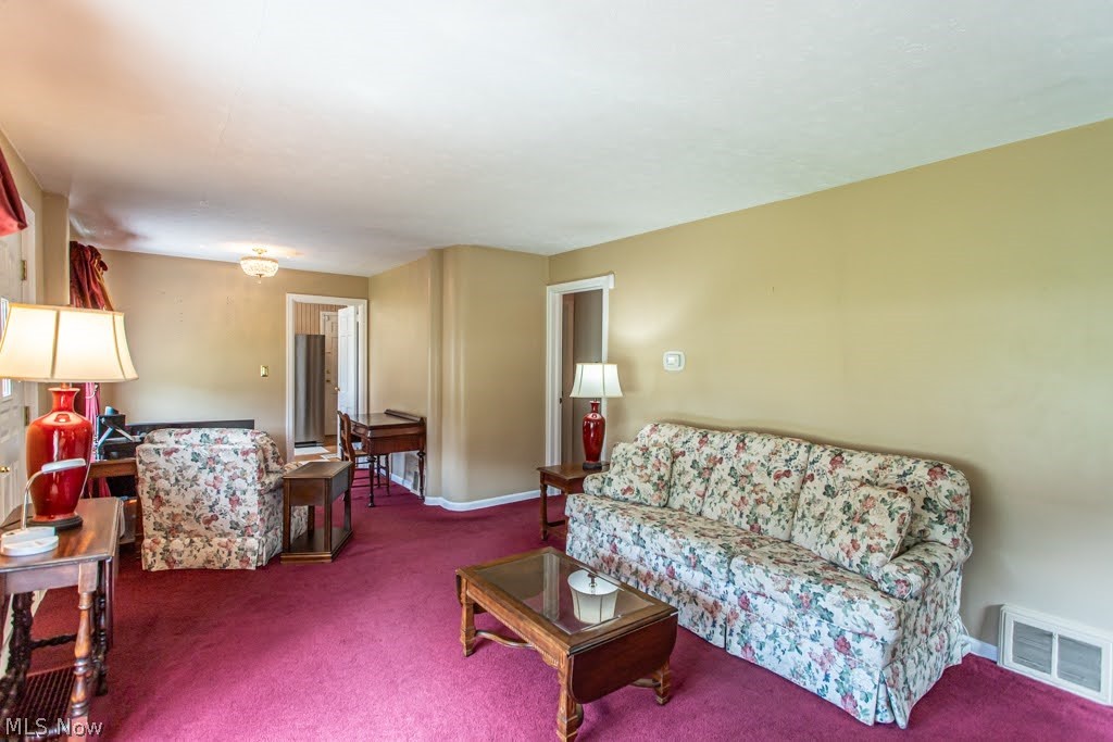 1531 Westview Drive NE Warren OH 44483