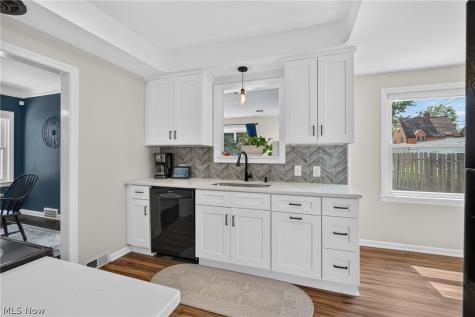 3954 Lansdale Road University Heights OH 44118
