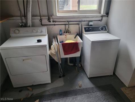 6213 Siegler Drive Brook Park OH 44142