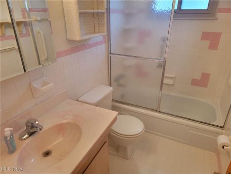 6213 Siegler Drive Brook Park OH 44142