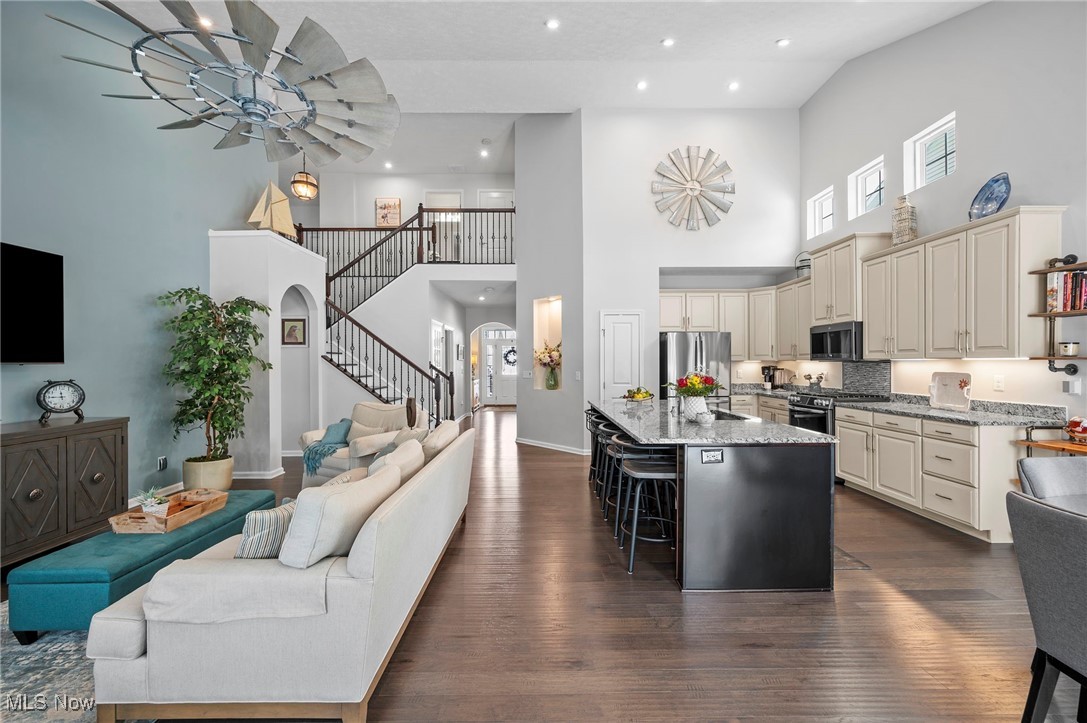 310 Lakeland Way Aurora OH 44202