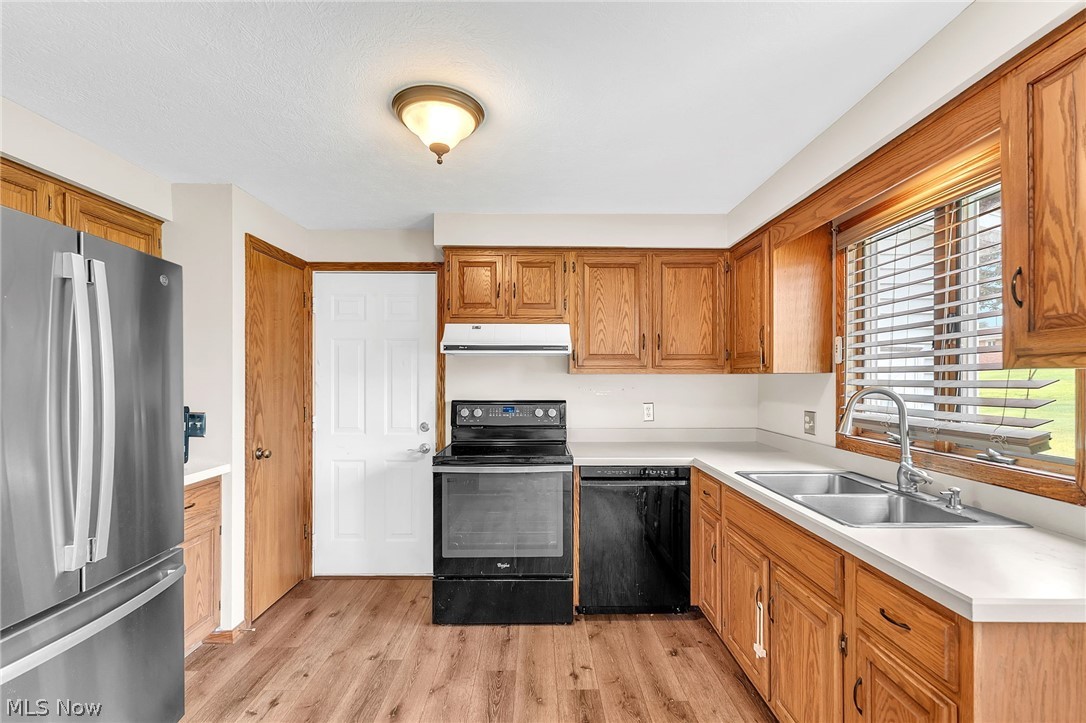 1846 Opal Street Louisville OH 44641