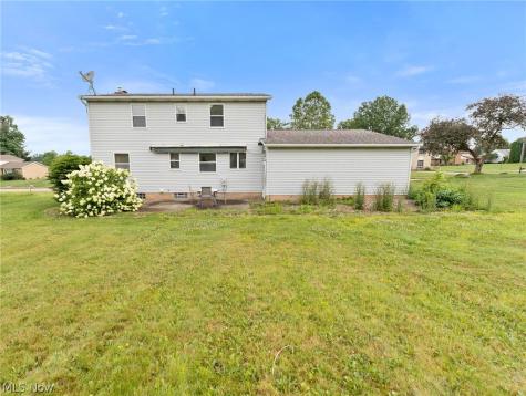 1846 Opal Street Louisville OH 44641