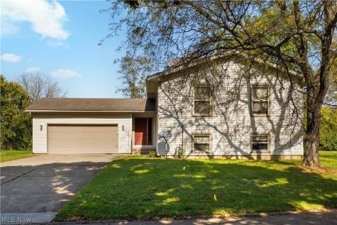 1301 Greenridge Drive NE Massillon OH 44646
